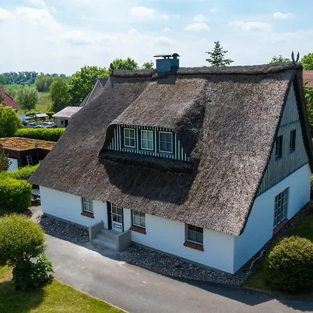 An Der Steilkueste Finnhuette 02 *